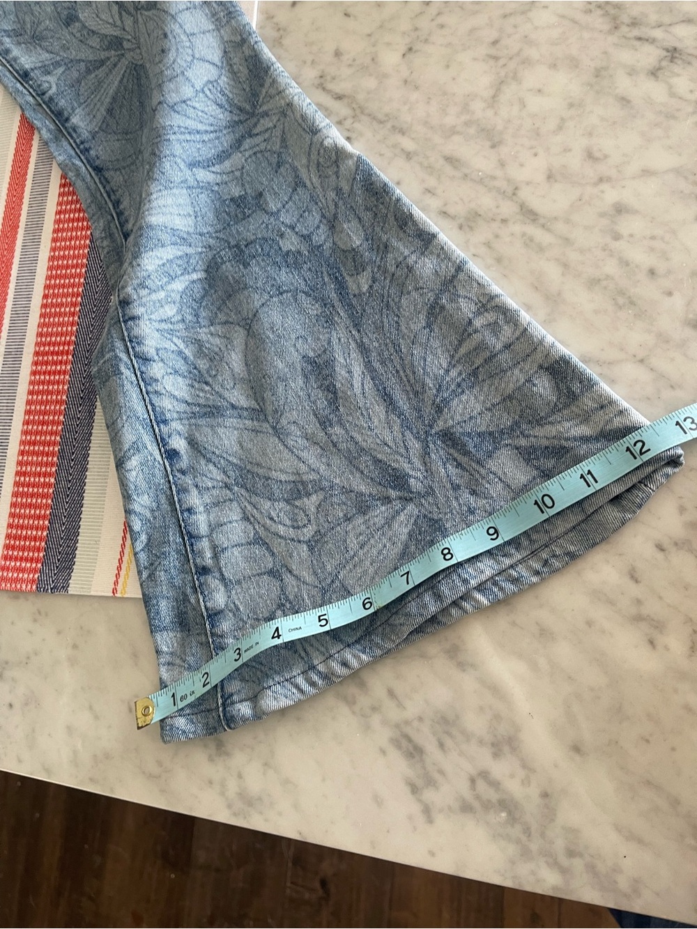 High-Rise Flared Jeans in Light Blue Paisley - Picture 9 of 10